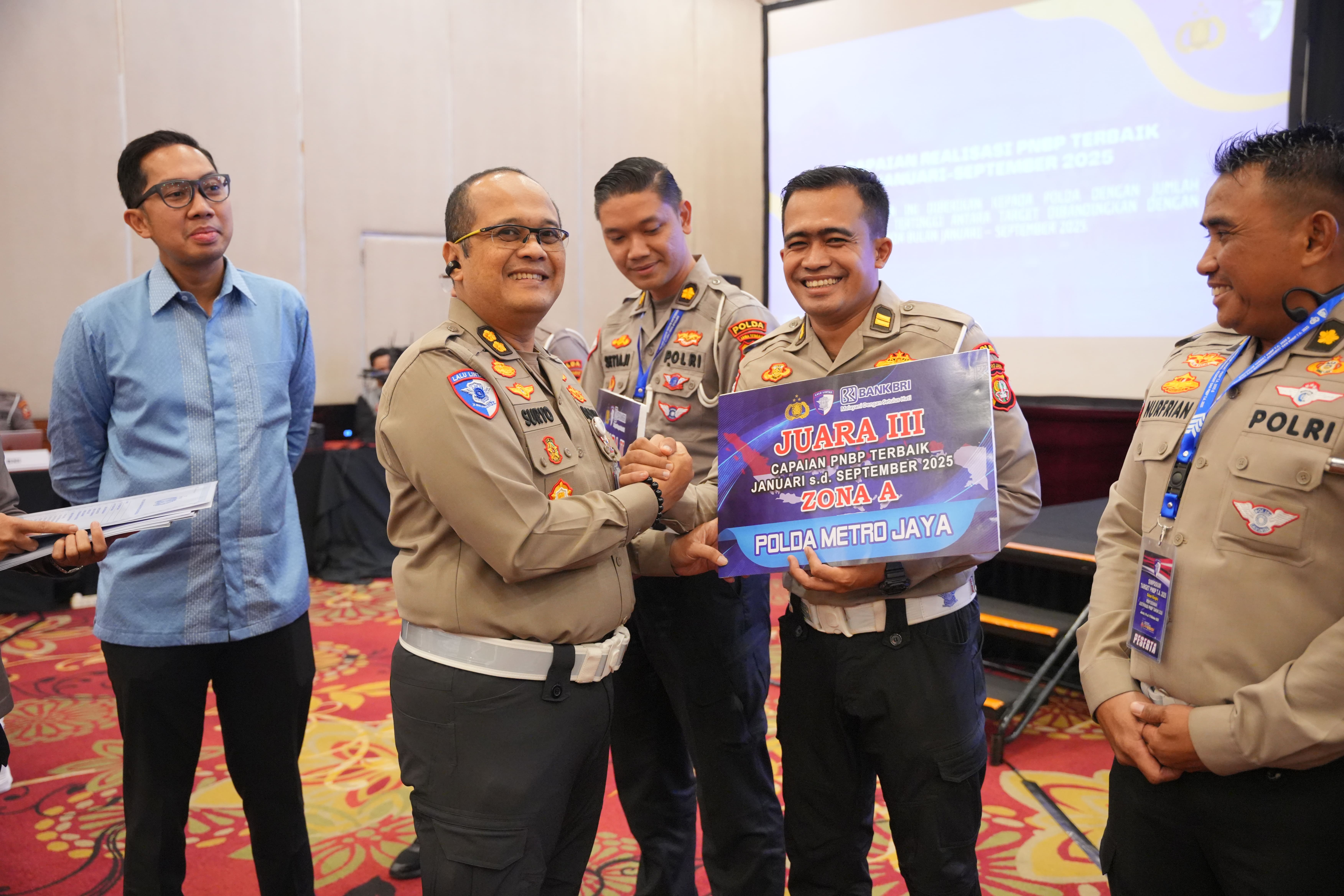 RAPAT ANEV MATERIEL REGIDENT DAN PNBP DI HOTEL REDTOP - JAKARTA, Tgl 15 OKT 2025