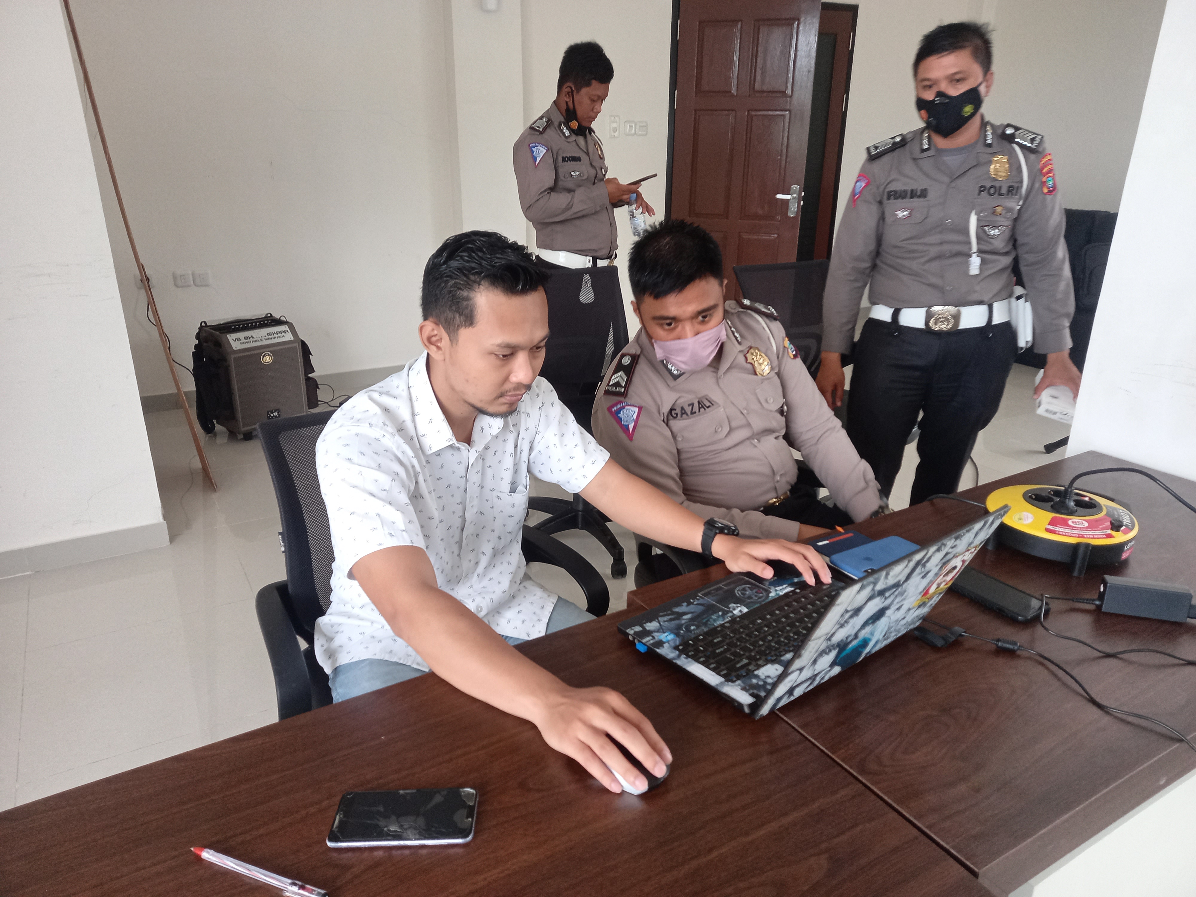 PELATIHAN APLIKASI SBST ONLINE DI PAPUA BARAT