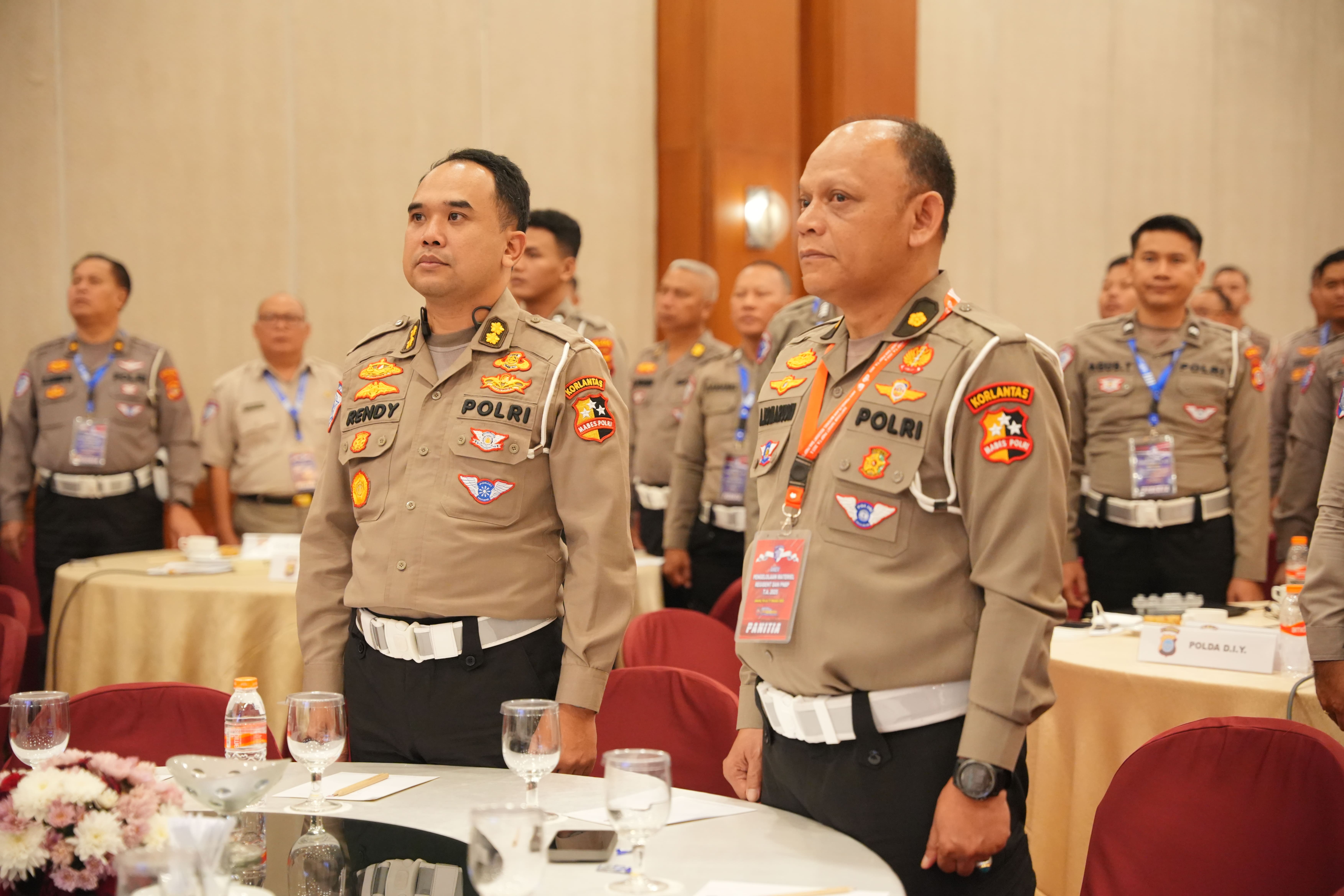 RAPAT ANEV MATERIEL REGIDENT DAN PNBP DI HOTEL REDTOP - JAKARTA, Tgl 15 OKT 2025